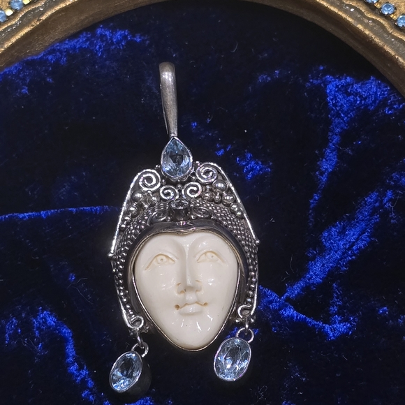 Bali Silver Pendant Necklace with Aquamarine Stones - Picture 7 of 14